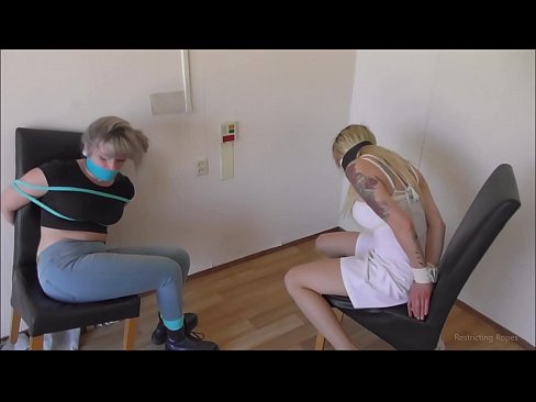 ❤️ Süchtig / gefesselt und geknebelt / Jungfrau in Nöten ☑ Homemade porn bei uns ❌